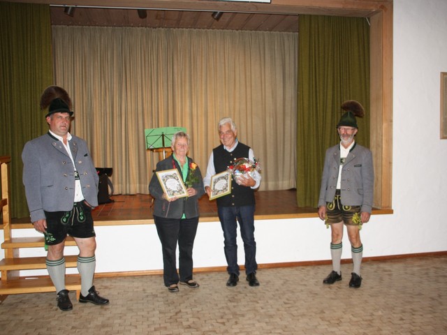 Unsere Geehrten Maria Herb (40 Jahre Mitglied) und Ehrenmitglied Georg Singer (50 Jahre Mitglied)