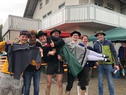 Buchenberger Premiere: Maibaumklettern