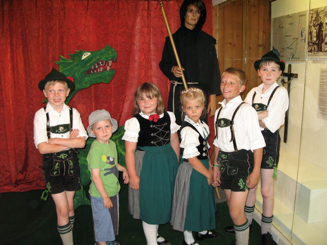 Junge Trachtler besuchen die Sonderausstellung Hl. Magnus